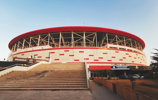 聯賽杯半決賽首回合切爾西2-0熱刺 哈弗茨閃擊齊耶赫造烏龍.